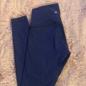 Lululemon navy blue leggings; ankle length
